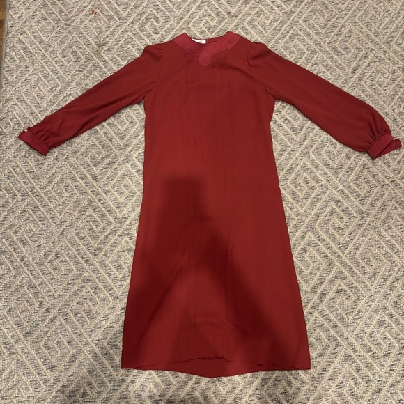 Elegant Red Women's Dress - Picture 5 of 6